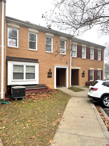 More Photos Of 18500-18540 Office Park Dr, Gaithersburg Office For Sale