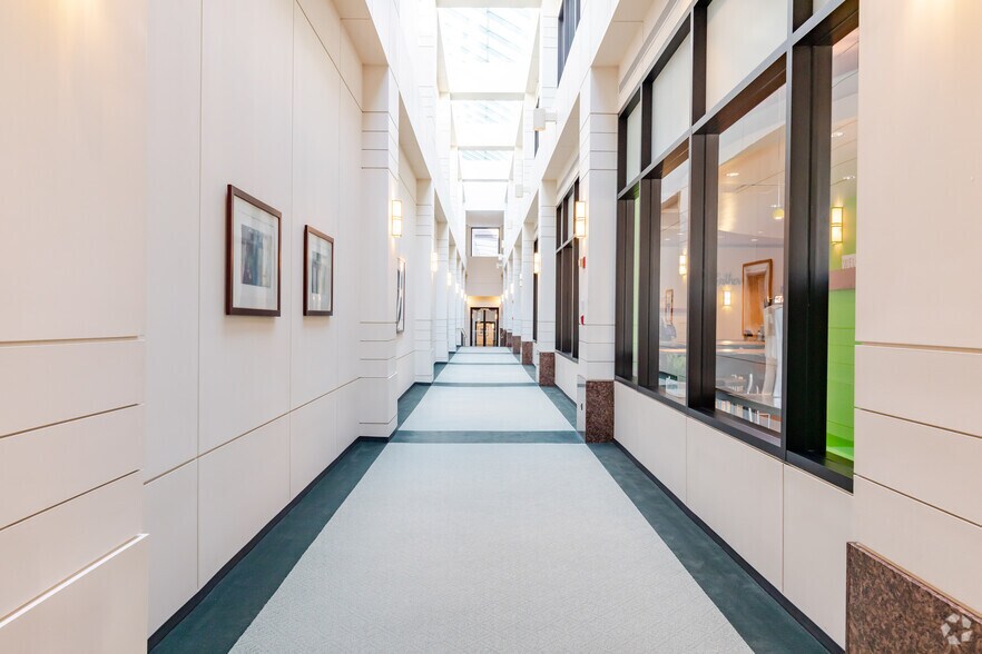More Photos Of 1901 Butterfield Rd, Downers Grove Office For Lease