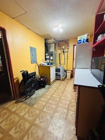 More Photos Of 240 Boykin Ct, Clinton Office For Sale