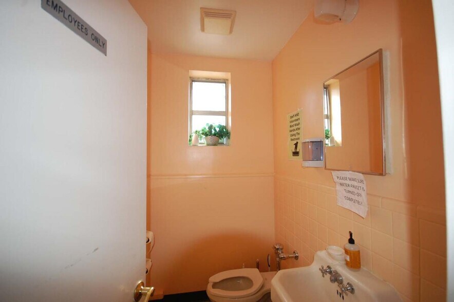 More Photos Of 10730 Connecticut Ave, Kensington Storefront Retail Office For Sale