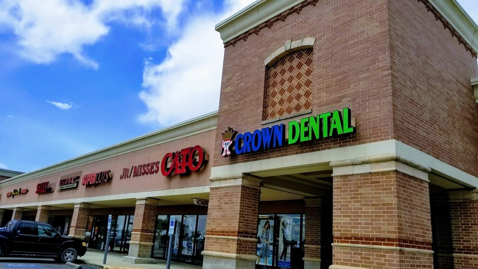 More Photos Of 3100-3142 S Gordon St, Alvin Freestanding For Lease