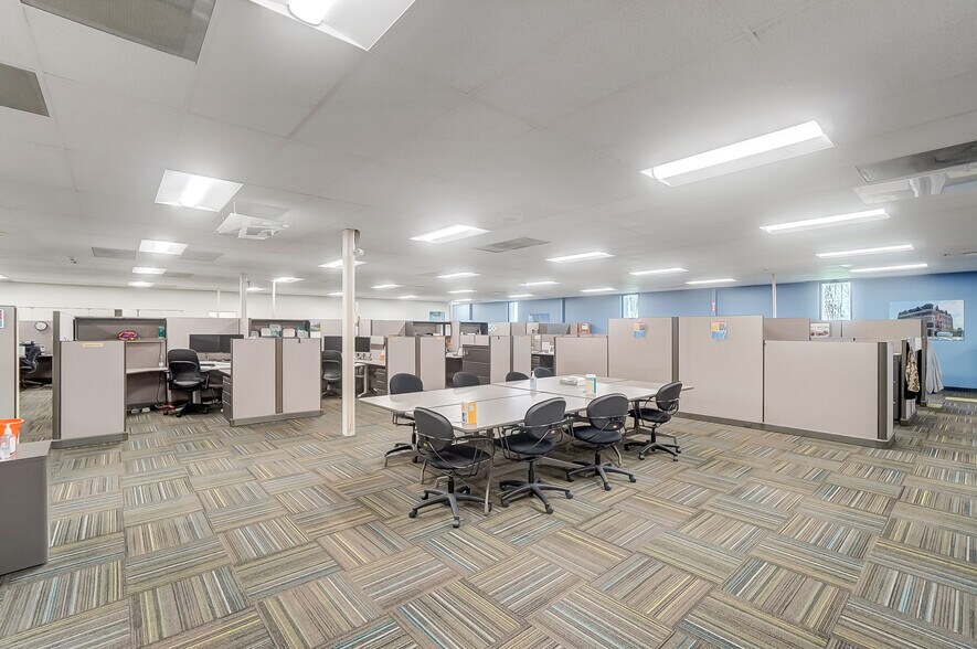 More Photos Of 2025 E 4th St, Lima Light Manufacturing For Sale