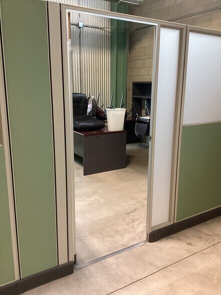 More Photos Of 360 E State Line Rd, Toledo Light Manufacturing For Lease