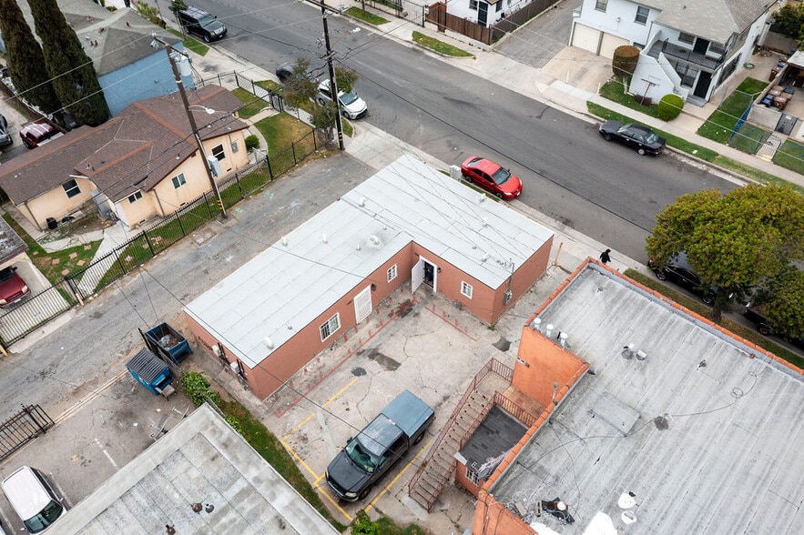 More Photos Of 1152 W 88th St, Los Angeles Apartments For Sale