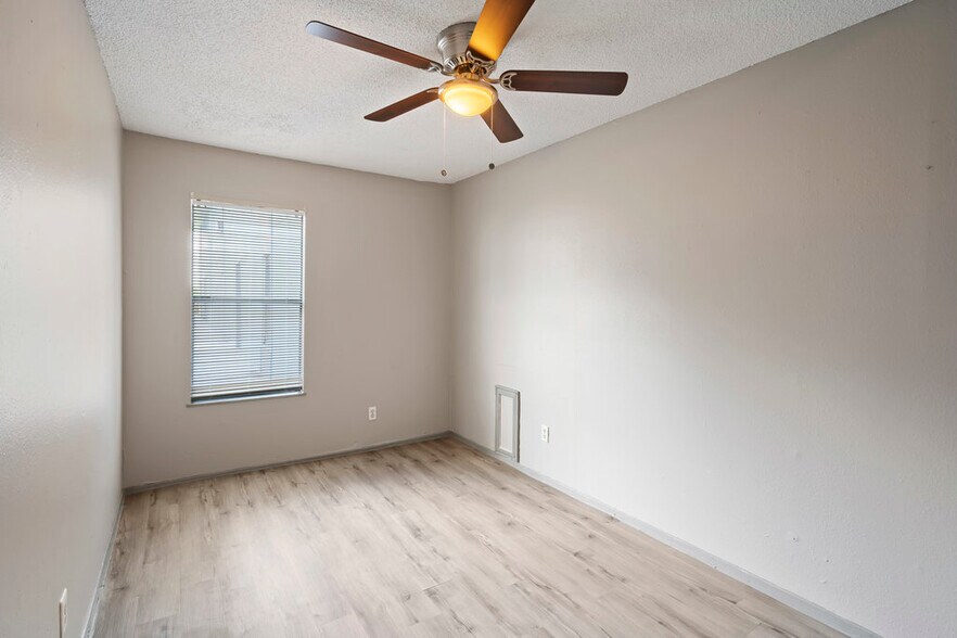 More Photos Of 610 Ferry Rd, Galveston Apartments For Sale