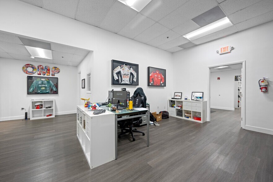More Photos Of 1701-2089 NW 87th Ave, Miami Warehouse For Lease