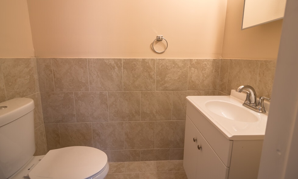 More Photos Of 6002 Master St, Philadelphia Storefront For Sale