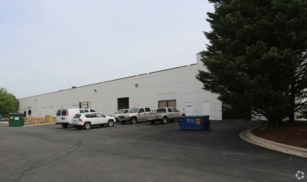 More Photos Of 9200-9216 Hampton Overlook, Capitol Heights Warehouse For Lease