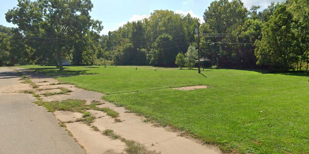 More Photos Of 1 Meadowbrook Acres, Parkersburg Multifamily For Sale