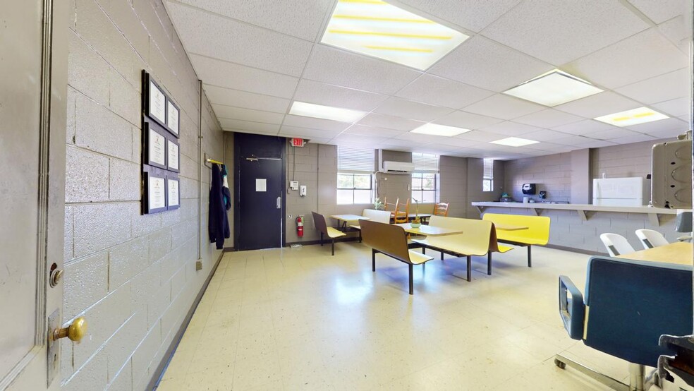 More Photos Of 301 Trade St, Danville Warehouse For Sale