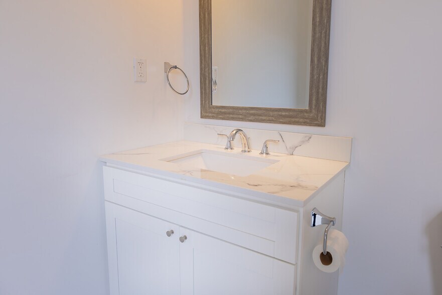 More Photos Of 2745 Sherwin Ave, Ventura Manufacturing For Sale