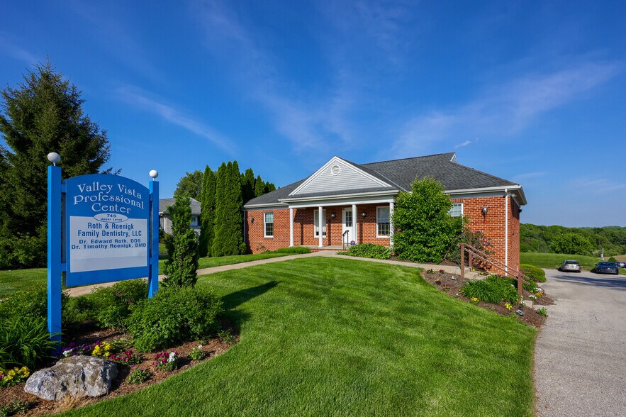 More Photos Of 735 S Pleasant Ave, Dallastown Medical For Sale