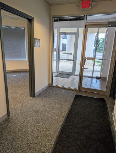 More Photos Of 258 Corporate Dr, Madison Office For Lease