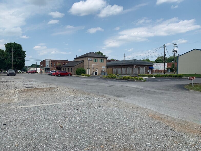 More Photos Of 102 Broadway -1, Cave City Bank For Lease