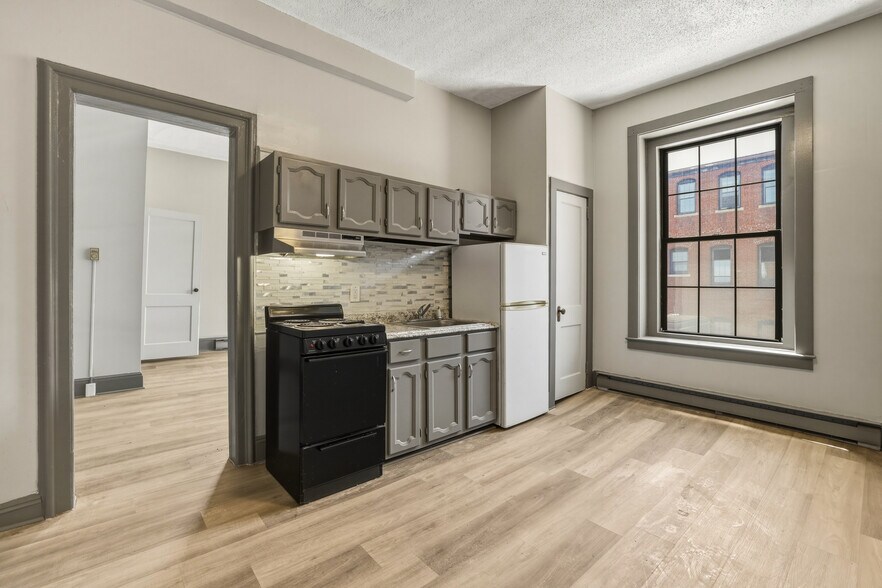 More Photos Of 35 Union St, New London Apartments For Sale