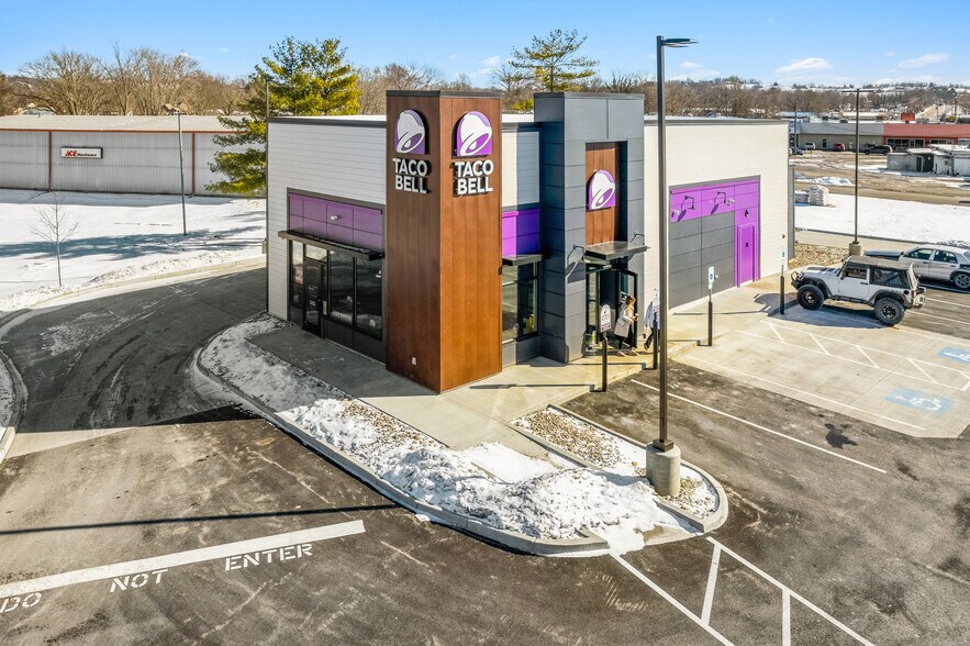 Primary Photo Of 1321 W Shelby St, Falmouth Fast Food For Sale