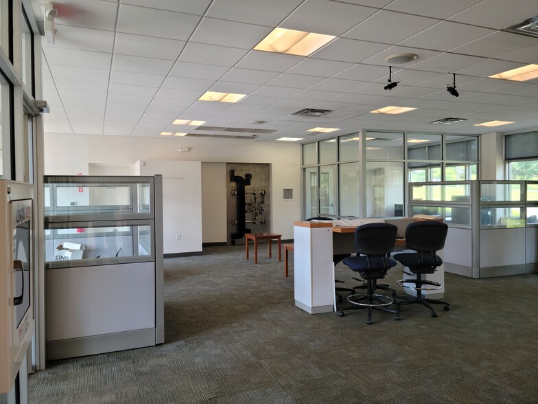 More Photos Of 8210 E Main St, Alexandria Bank For Sale