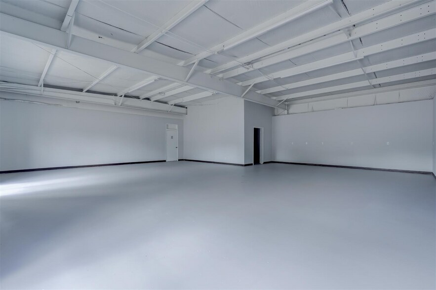 More Photos Of 623 N Richmond Rd, Wharton Auto Repair For Sale