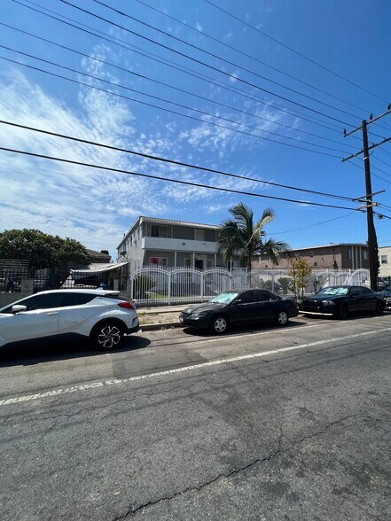 Primary Photo Of 714 E 108th St, Los Angeles Apartments For Sale