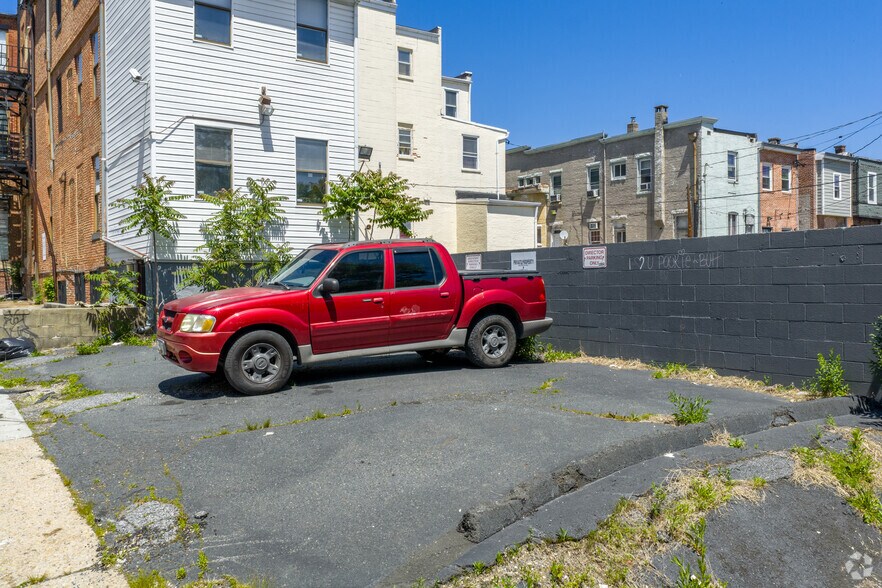 More Photos Of 211 E 25th St, Baltimore Office Residential For Sale