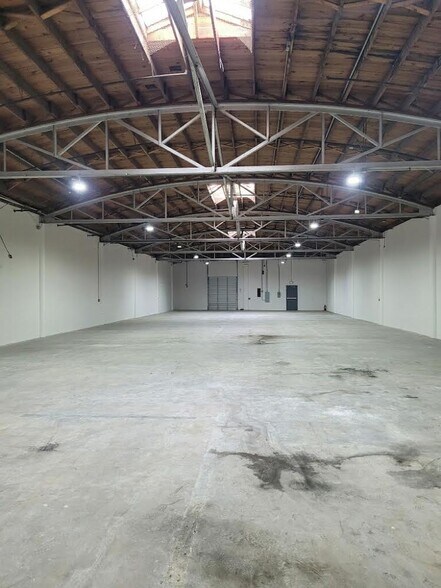 More Photos Of 3503-3719 Polk St, Houston Unknown For Lease