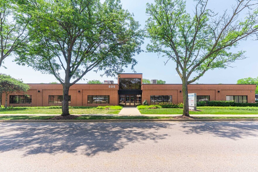 More Photos Of 505 E Golf Rd, Arlington Heights Office For Lease