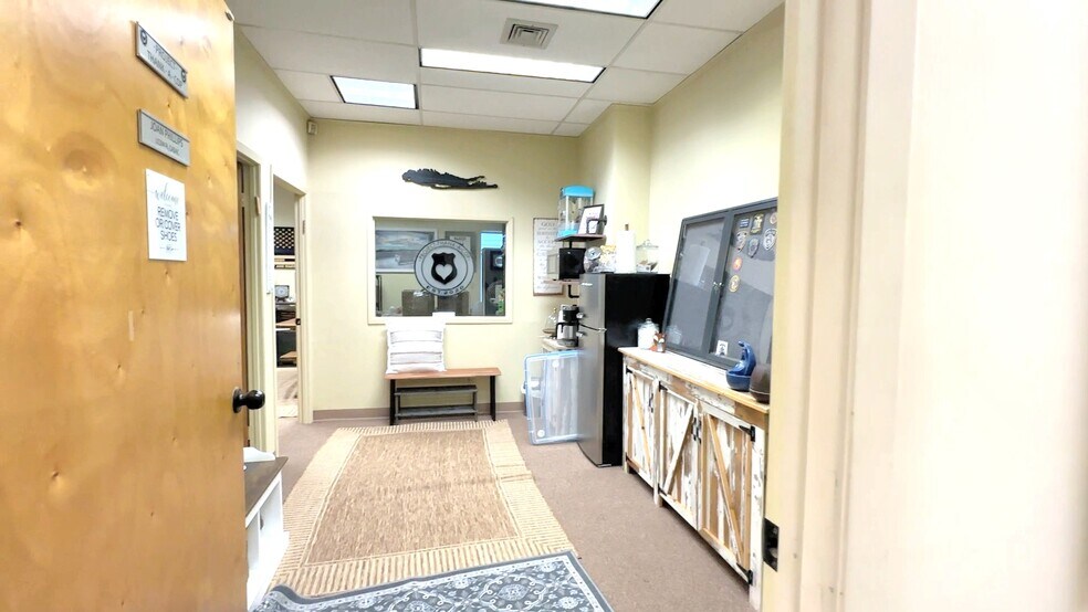 More Photos Of 1991 Smith St, Merrick Medical For Sale