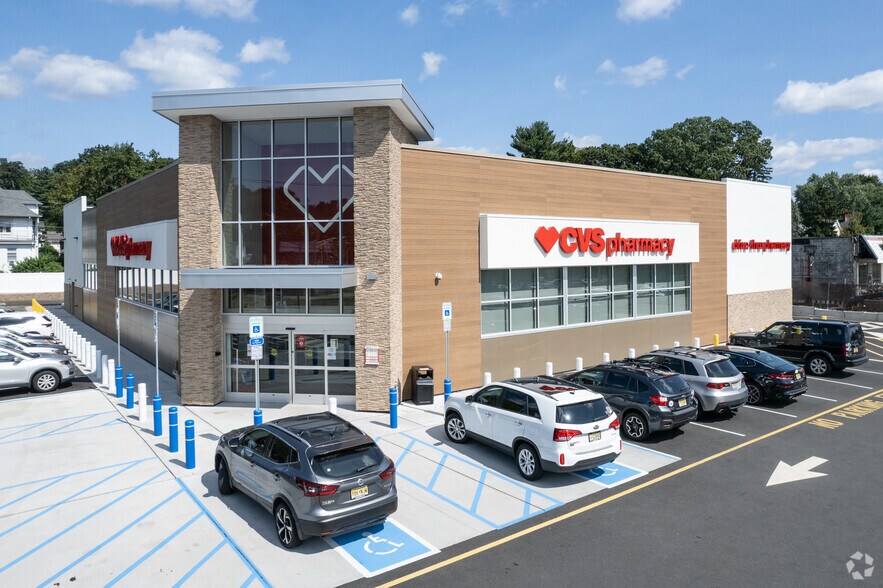 Primary Photo Of 80 Godwin Ave, Midland Park Drugstore For Lease