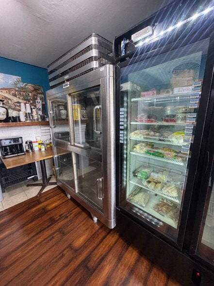 More Photos Of 2602 US-41, Greenbrier Freestanding For Sale