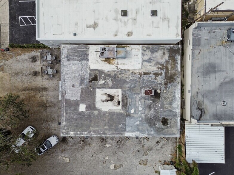 More Photos Of 1212 Rogers St, Clearwater Bar For Sale