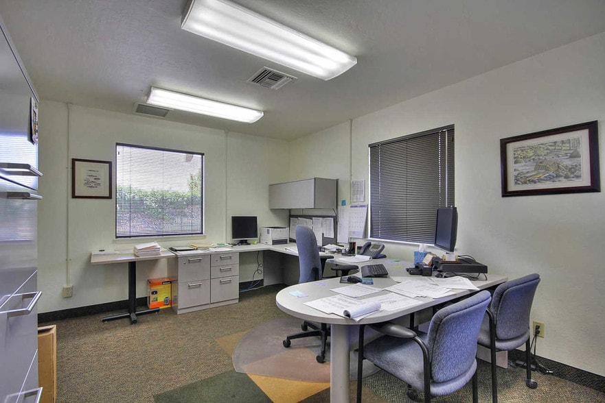More Photos Of 911-915 Blanco Cir, Salinas Office For Lease