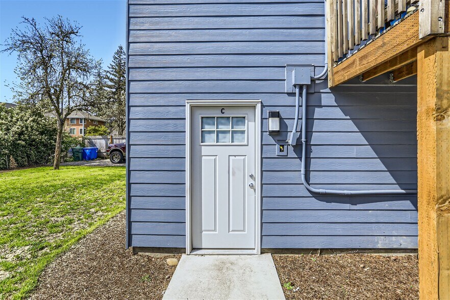 More Photos Of 2305 SE 130th Ave, Portland Apartments For Sale