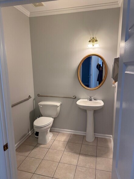 More Photos Of 2230 Towne Lake Pky, Woodstock Office For Lease