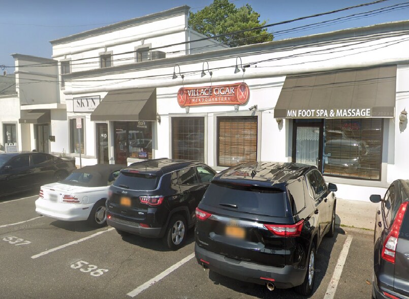 More Photos Of 90 E Main St, Patchogue Freestanding For Lease
