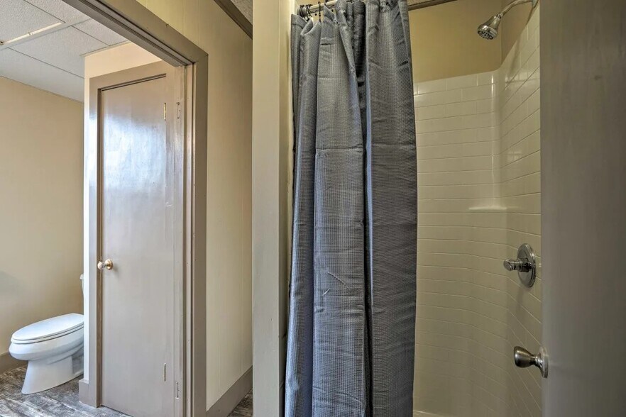 More Photos Of 77 Canada St, Lake George General Retail For Sale