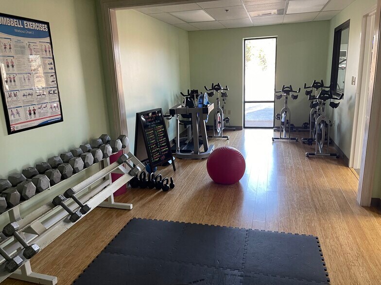 More Photos Of 115 Highway 641 S, Camden Office For Lease