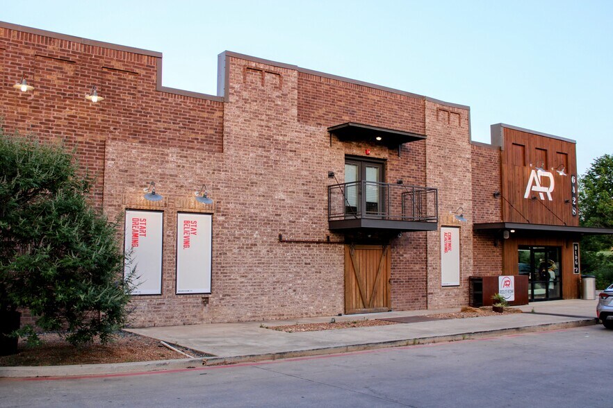 More Photos Of 6428 Davis Blvd, North Richland Hills General Retail For Lease