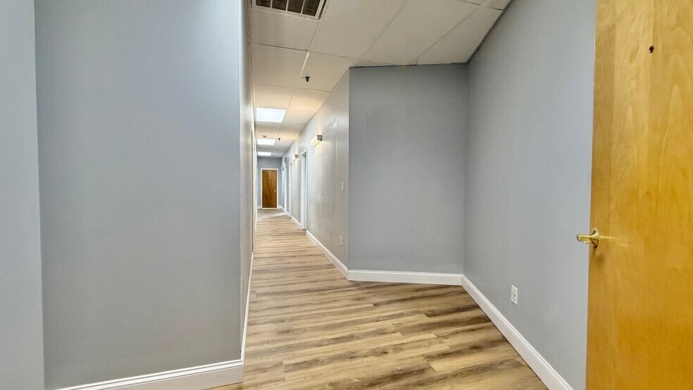 More Photos Of 2600-2626 Woodbridge Ave, Edison Unknown For Lease