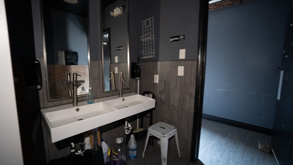 More Photos Of 5110 Washington Ave, Houston Storefront For Lease