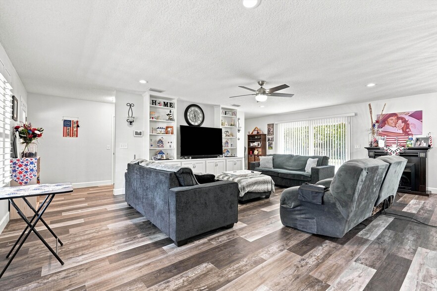More Photos Of 7602 Kenya St, Jacksonville Specialty For Sale