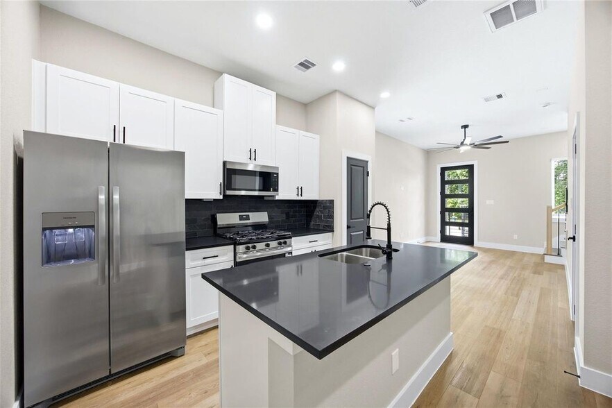 More Photos Of 6103 Shotwell st, Houston Multifamily For Sale