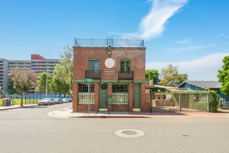 Primary Photo Of 1002 W 3rd St, Santa Ana Office For Sale