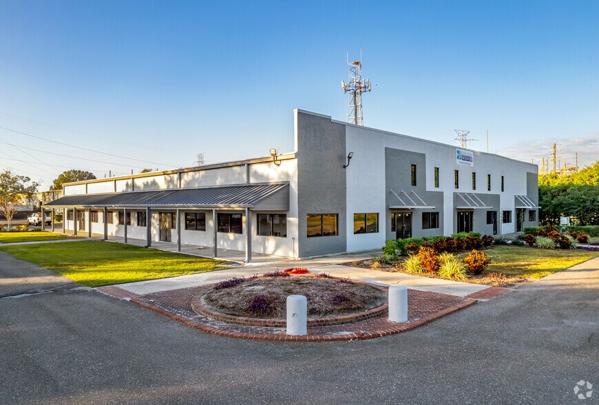 More Photos Of 5300 Ulmerton Rd, Clearwater Industrial For Lease