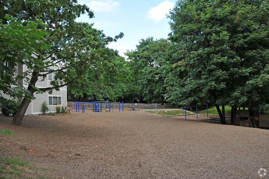 More Photos Of 2 Touchstone, Lake Oswego Schools For Lease