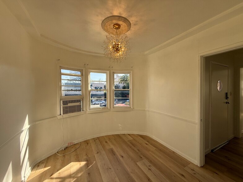 More Photos Of 4343 Laurel Canyon Blvd, Studio City Office For Lease