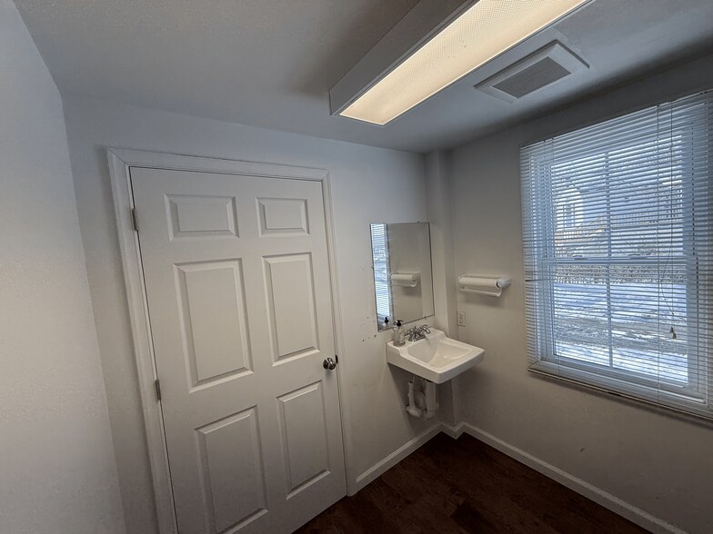 More Photos Of 5761 Lower York Rd, New Hope Storefront Retail Residential For Lease