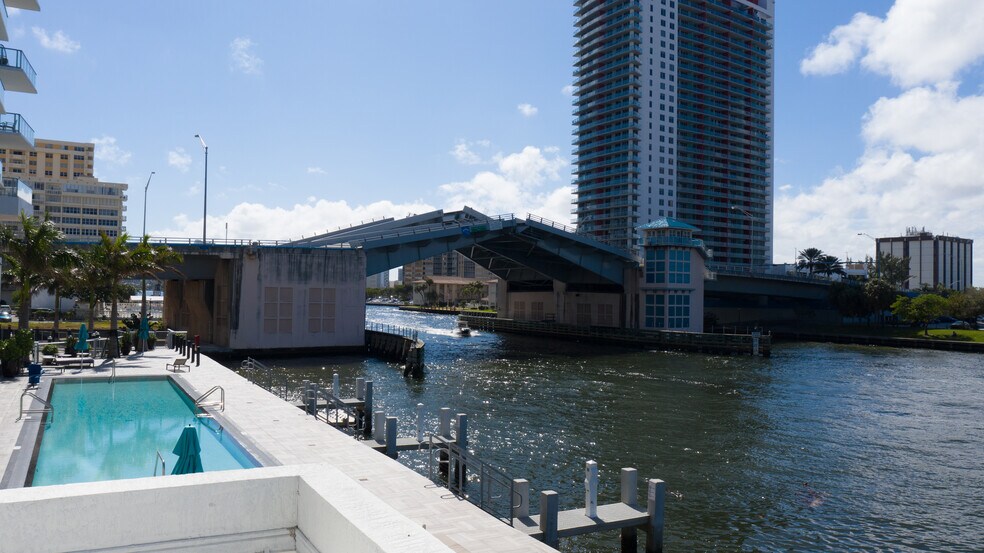 More Photos Of 4010 S Ocean Dr, Hollywood Hotel For Lease