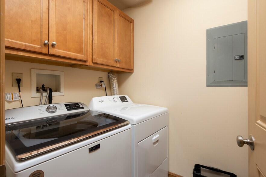 More Photos Of 860 Union Rd, West Seneca Office Residential For Sale