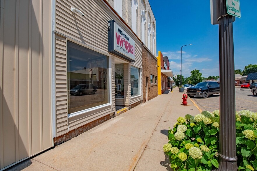 More Photos Of 199 N Michigan Ave, Shelby Office For Sale