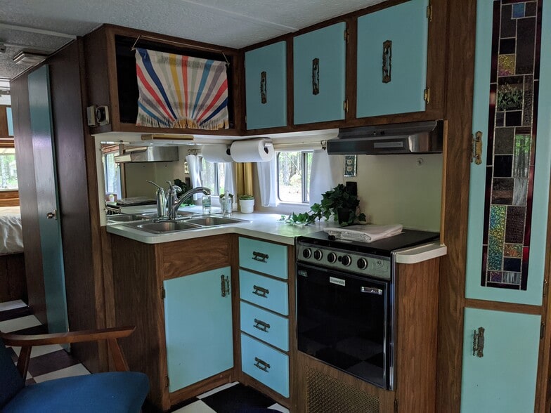 More Photos Of 3932 Point of View Ln, Phelps Hotel For Sale